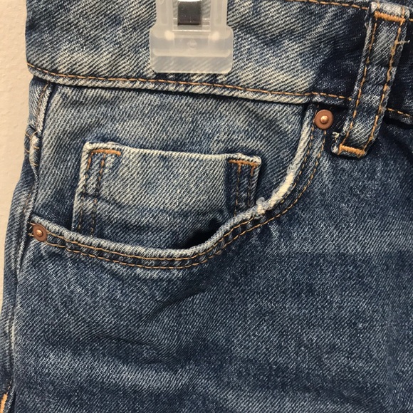 10/$25 H&M Mini Denim Skirt - Picture 4 of 5